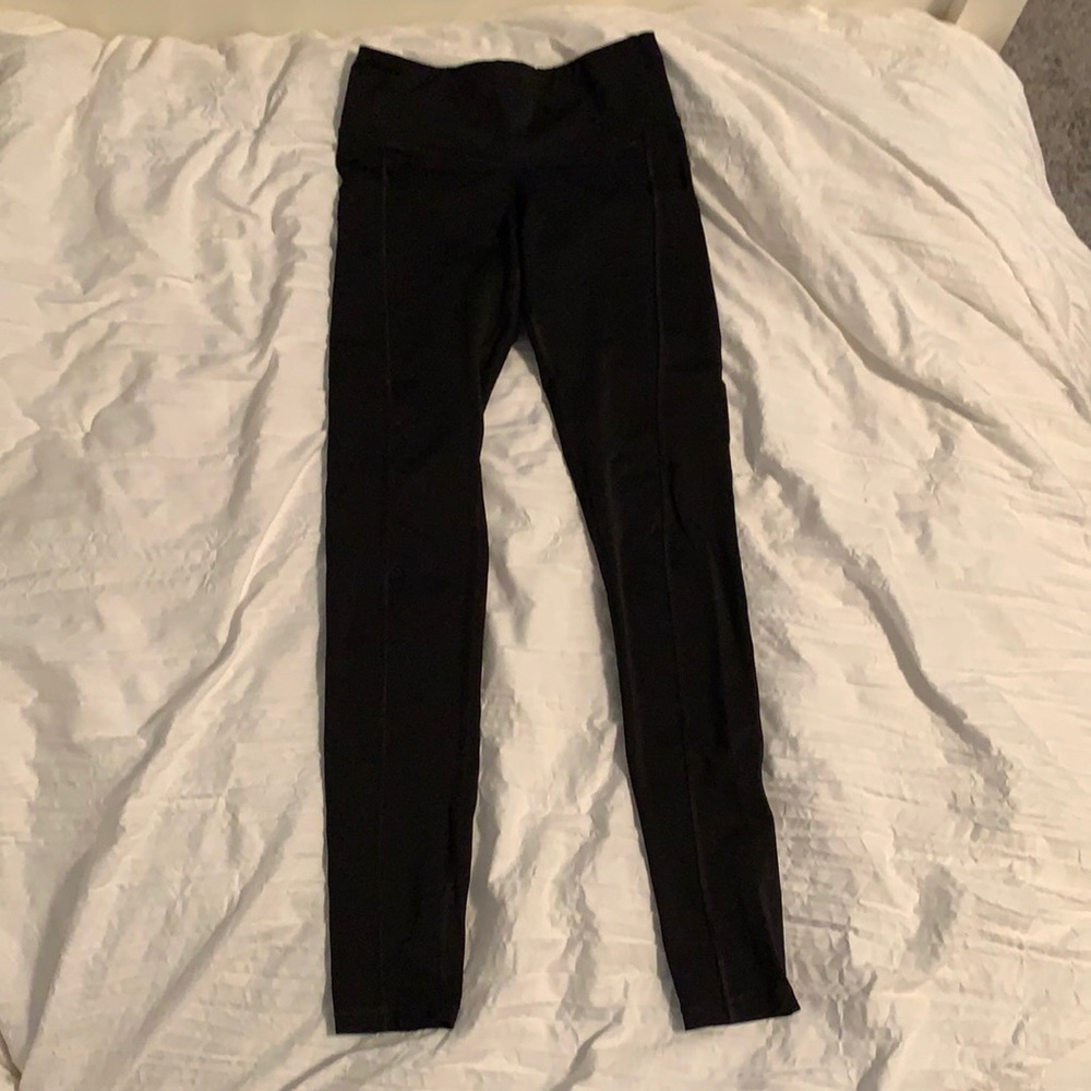 Black athletic leggings.